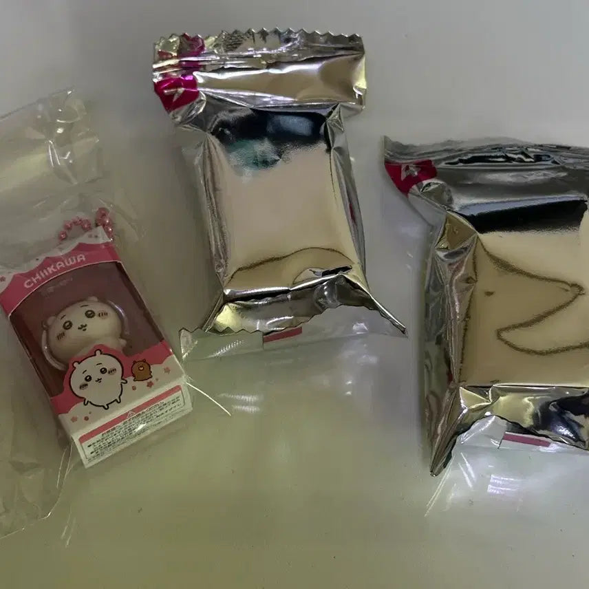 [BUNJANG] Chiikawa Choco Box Rice Ball Figure Bundle Set (Momonga, Ano Ko) / [일괄] 치이카와 초코박스 쌀알피규어 모몽가 아노코