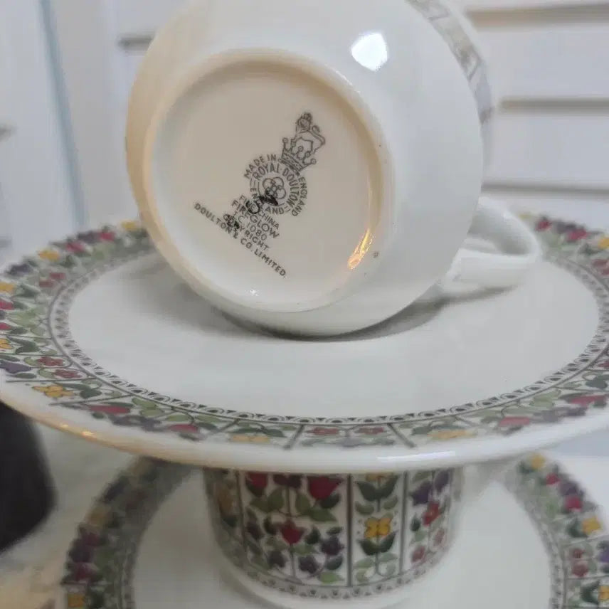 [BUNJANG] Royal Doulton Fireglow TC1080 Vintage Cup and Saucer Set (Set of 2) / 빈티지 영국 찻잔2조세트(무배송