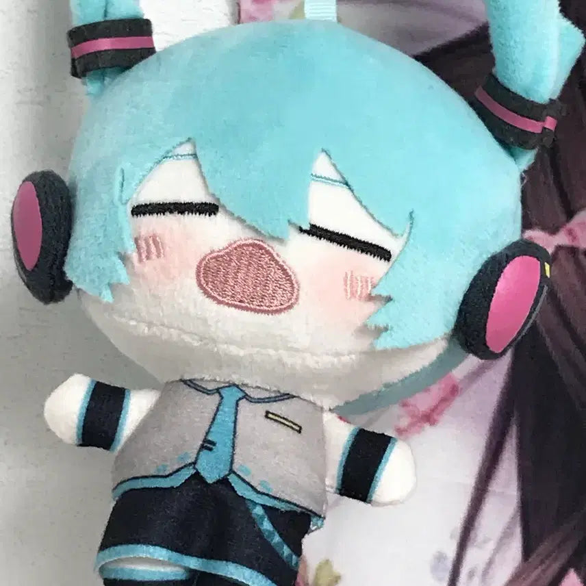 [BUNJANG] Hatsune Miku Kanshasai Hug Plush / 하츠네 미쿠 감사제 안아줘 인형 미소녀