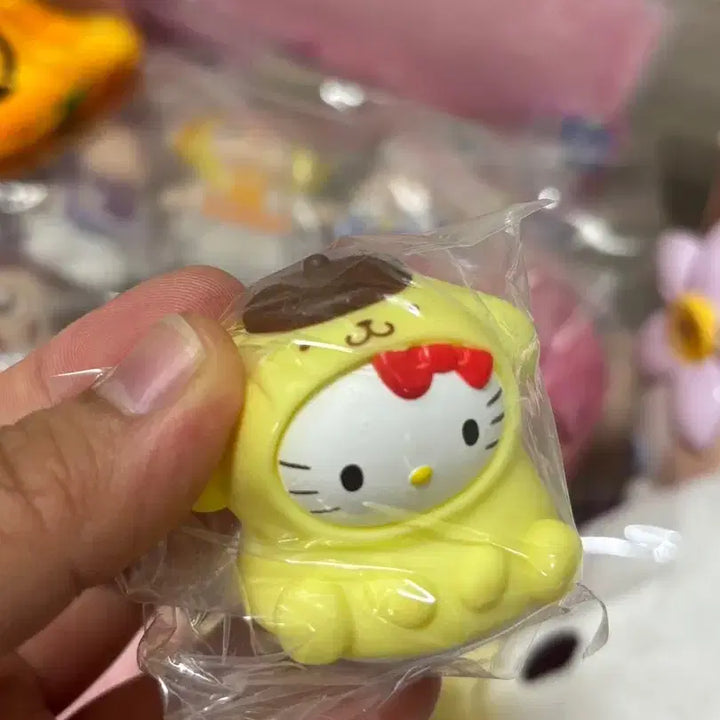 [BUNJANG] Sanrio Pompompurin Hello Kitty Gachapon Figure / 산리오 폼폼푸린 헬로키티 오뚜기 가챠
