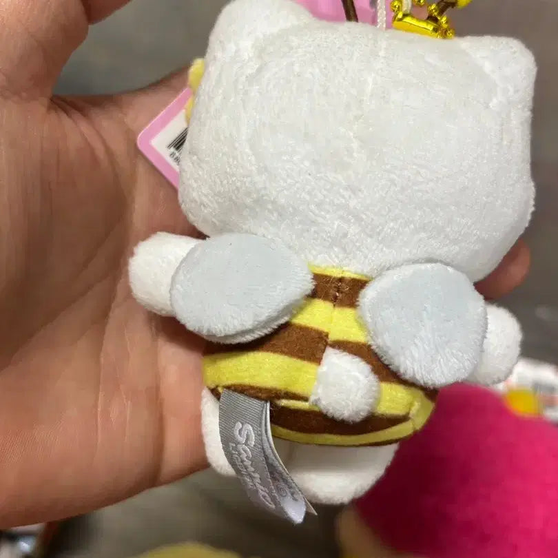 [BUNJANG] Sanrio Hello Kitty Bee Plush Keychain / 산리오 헬로키티 꿀벌 인형 키링