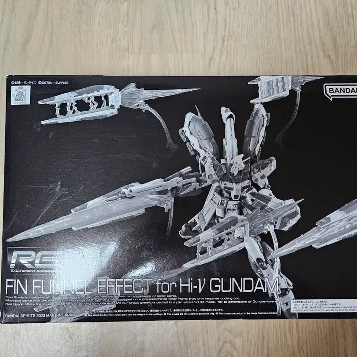 [BUNJANG] RG Hi-Nu Gundam Titanium Finish + Fin Funnel Effect + Hyper Mega Bazooka Launcher / 택포18.5) RG 하이뉴 티타늄 피니쉬+핀 판넬 이펙트+하이퍼 메가 바주카 런처 팝니다