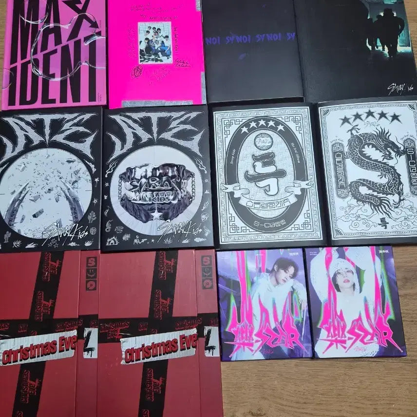 [BUNJANG] Stray Kids Bundle Set Maxident, Christmas EveL, All-In Albums / 스트레이키즈 앨범 맥시던트 / Christmas EveL / All-In 등 일괄