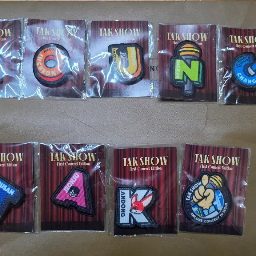 [BUNJANG] Young Tak Takshow 1, Takshow 2 Badge Set / 영탁 탁쇼1, 탁쇼2. 뱃지