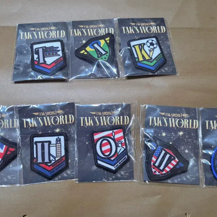 [BUNJANG] Young Tak Takshow 1, Takshow 2 Badge Set / 영탁 탁쇼1, 탁쇼2. 뱃지