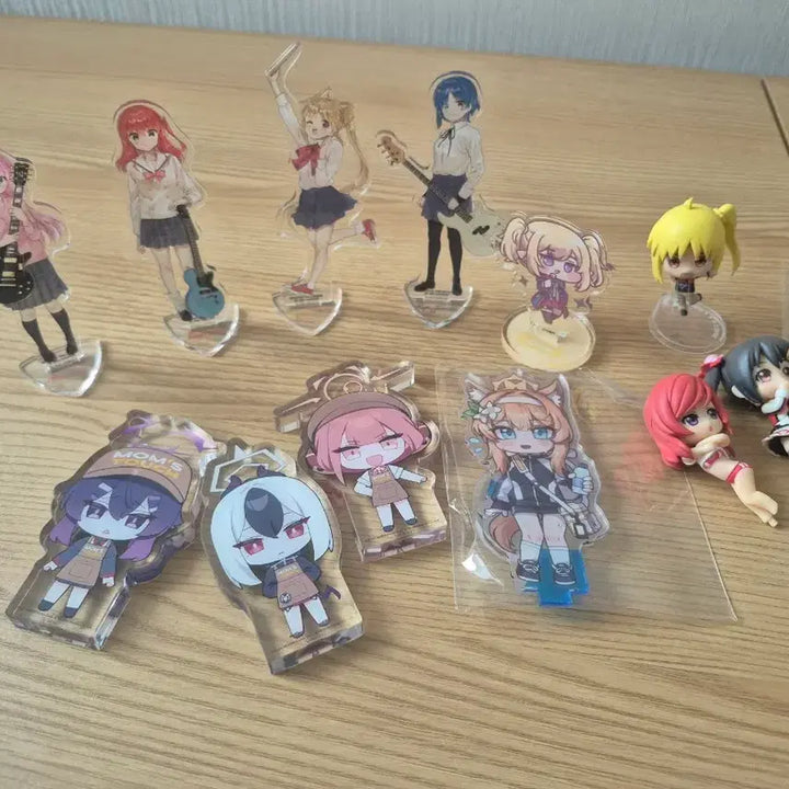 [BUNJANG] Bocchi the Rock! &amp; Blue Archive Acrylic Stand and Korotto Figures Bundle / 봇치더록 블루아카이브 아크릴 등 택배비 포함