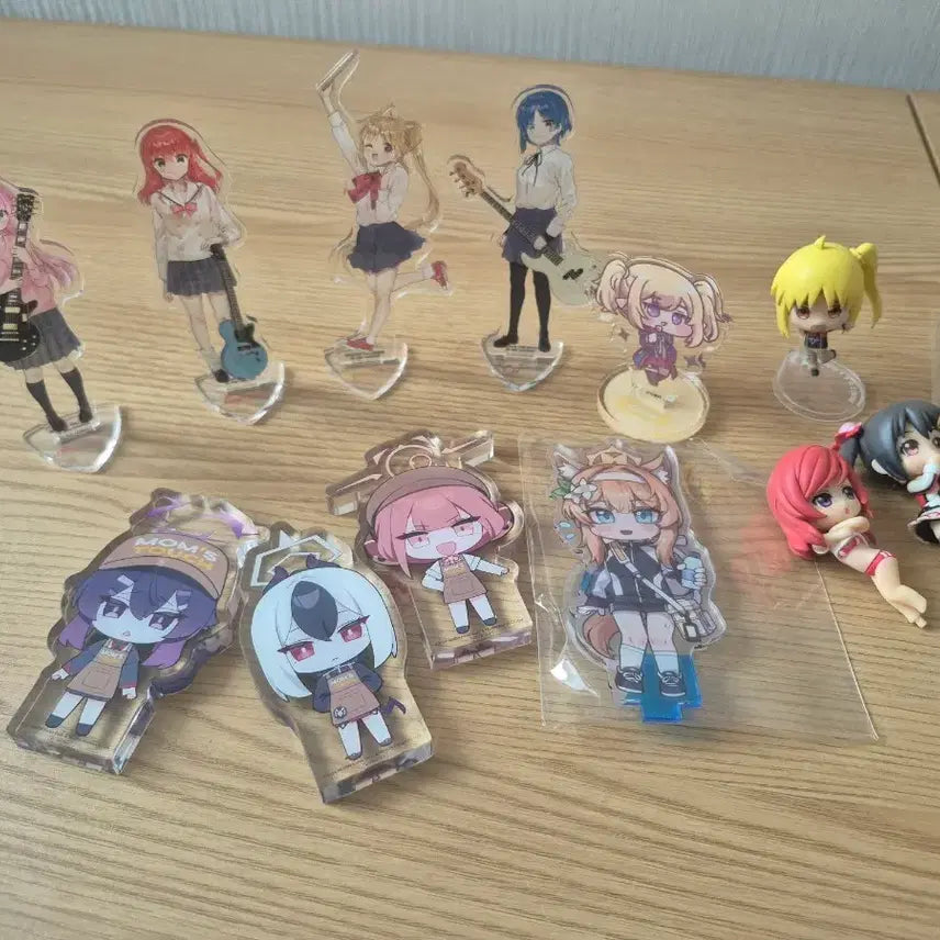 [BUNJANG] Bocchi the Rock! &amp; Blue Archive Acrylic Stand and Korotto Figures Bundle / 봇치더록 블루아카이브 아크릴 등 택배비 포함