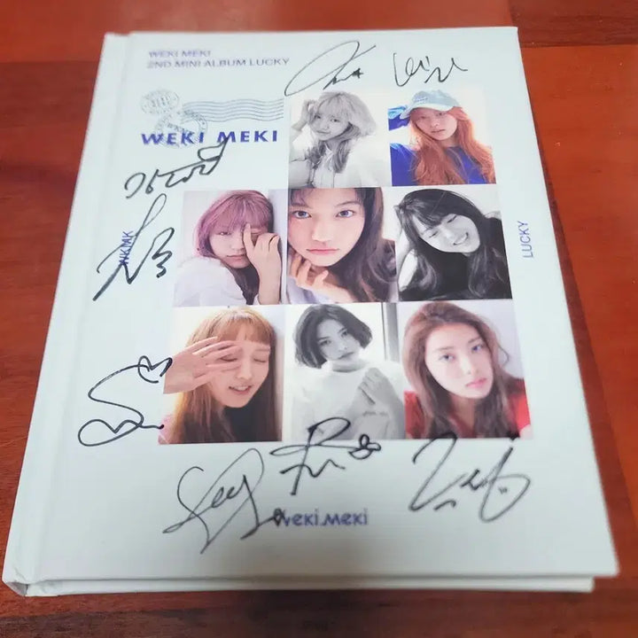 [BUNJANG] Weki Meki 2nd Mini Album LUCKY Signed Album / 위키미키 2집 미니앨범 LUCKY 싸인앨범