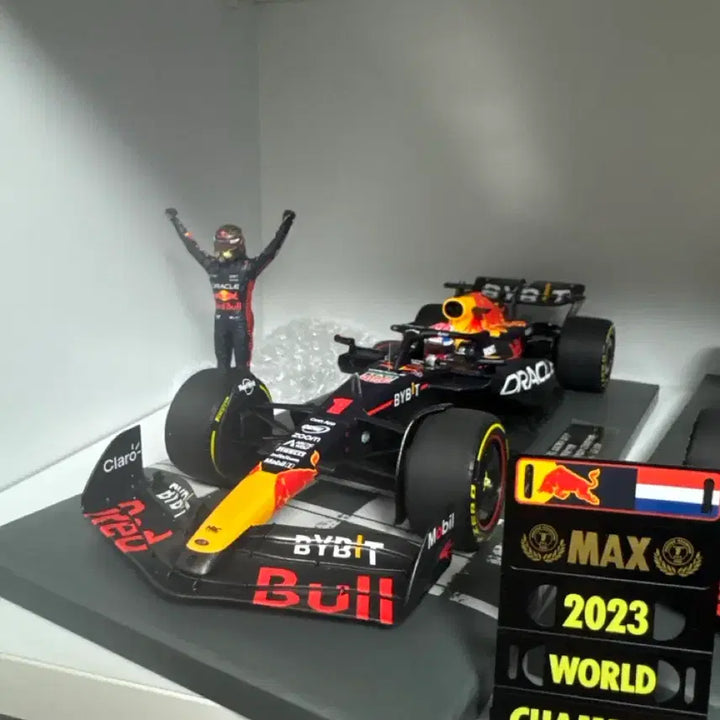 [BUNJANG] Max Verstappen Official Shop Limited Edition 2023 World Champion 1:18 Scale Model / (오늘까지) 막스 베르스타펜 공식샵 한정판 2023 월드 챔피언 모델 1:18