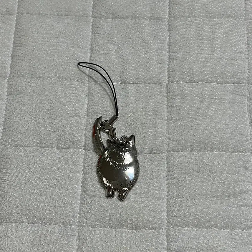 [BUNJANG] Chainsaw Man Nyako Metal Keychain / 체인소맨 냐코 메탈 키링