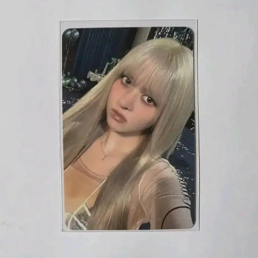 [BUNJANG] NMIXX Lily Apple Music Lucky Draw Photocard (Included: 1 Bling Bling Album) / NMIXX/릴리/포카 양도