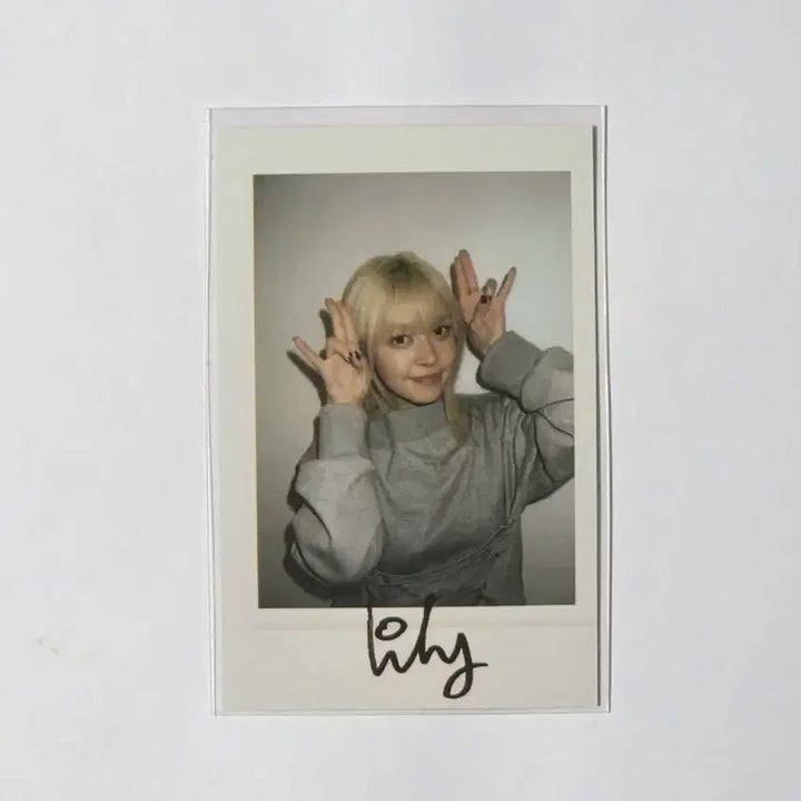 [BUNJANG] NMIXX Lily ApplMusic Lucky Draw Photocard Bundle Set (Includes 1 Sealed Album) / NMIXX/릴리/앺뮤 포카 양도/포카+블발앨범1종