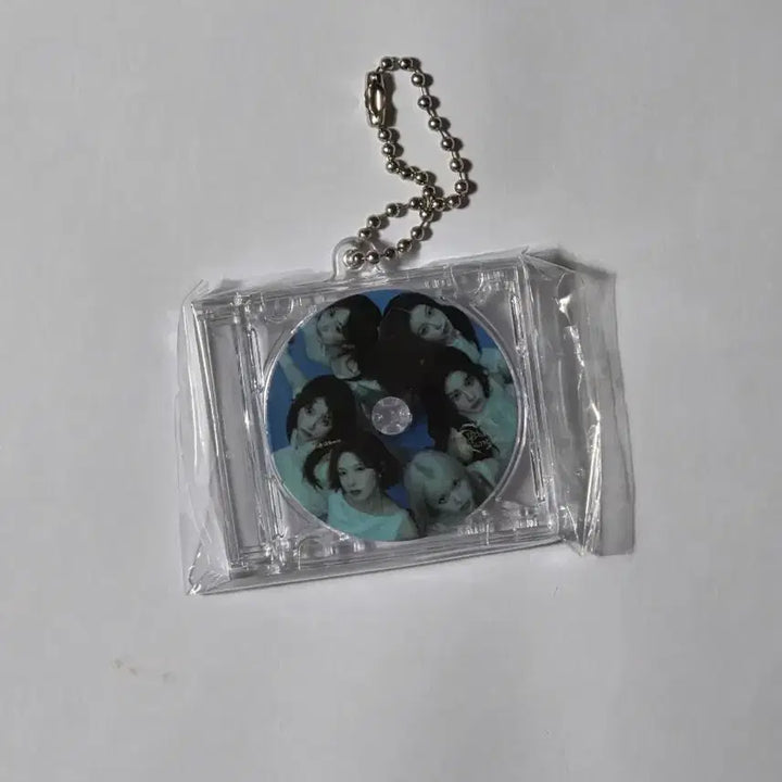 [BUNJANG] NMIXX Blackout CD Keyring / NMIXX/엔믹스 블루발렌타인 미개봉 CD 키링