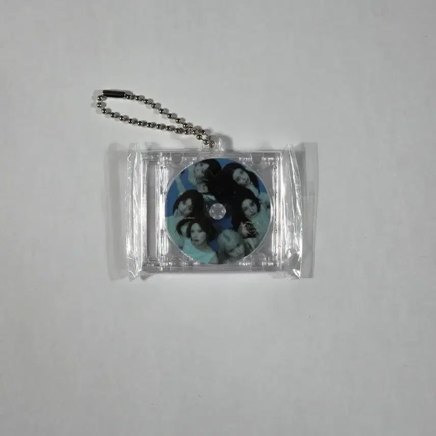 [BUNJANG] NMIXX Blackout CD Keyring / NMIXX/미개봉/CD 키링