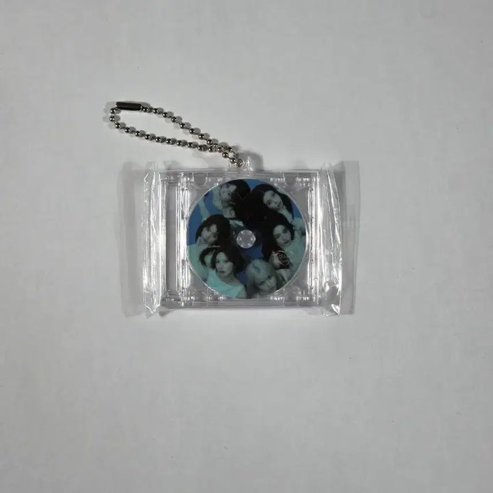 [BUNJANG] NMIXX Blackout CD Keyring / NMIXX/미개봉/CD 키링
