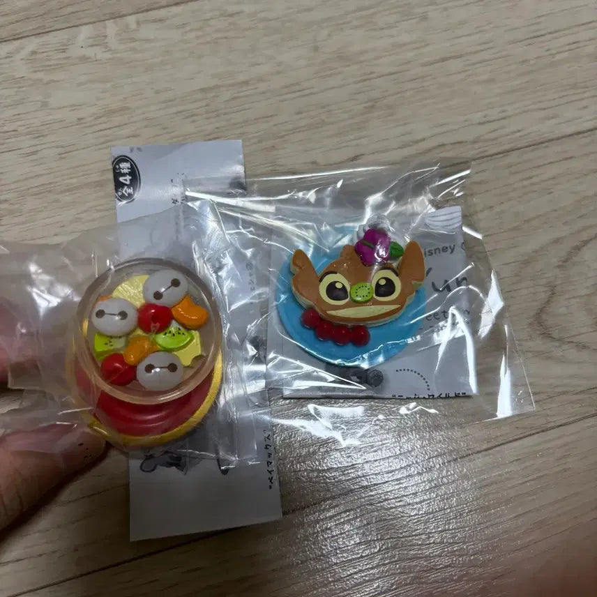 [BUNJANG] Disney Yummy Sweets Mascot Gachapon Set (2 Types) / 디즈니 야미 스위츠 마스코트 가챠 2종
