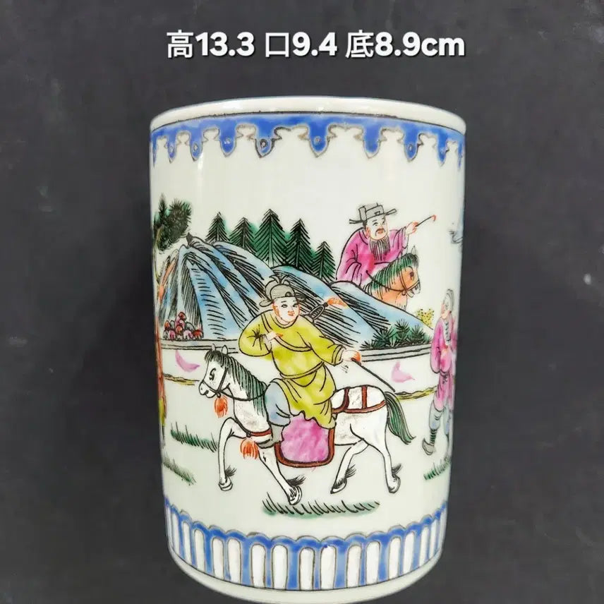[BUNJANG] Qing Tongzhi Celadon Porcelain Vase with Horseback Figures / 중국도자기              청동치 분채 마상인물고사도 필통