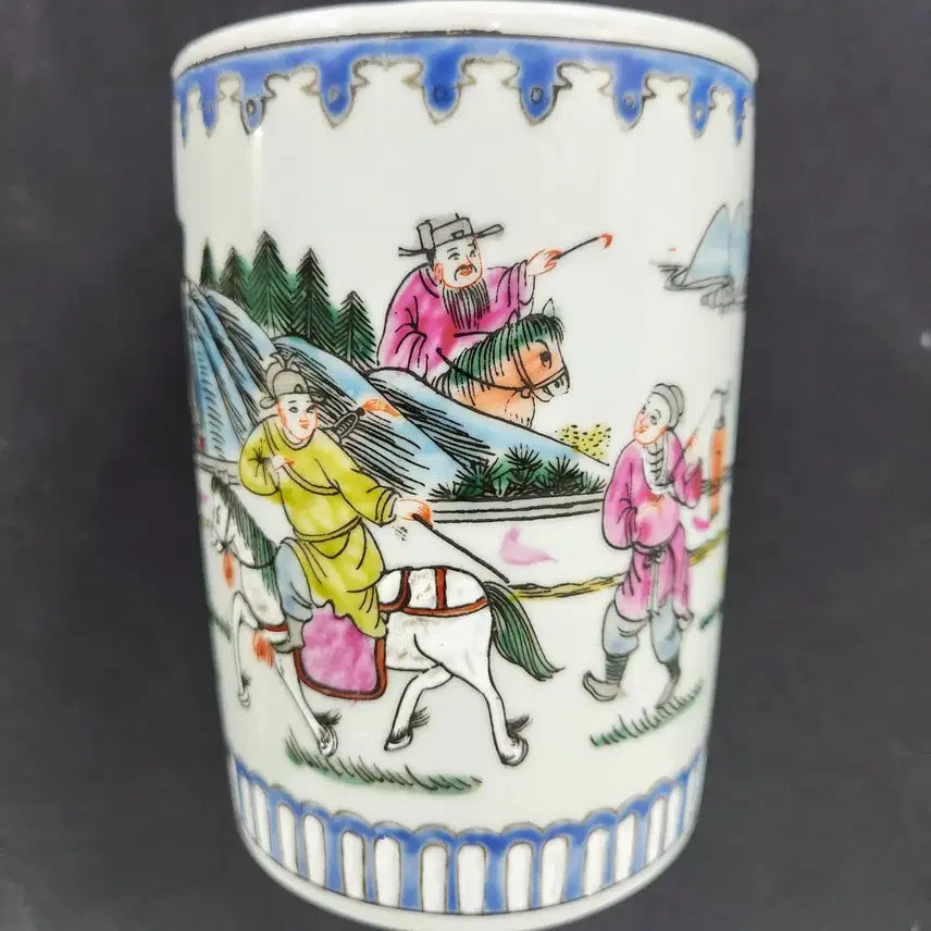 [BUNJANG] Qing Tongzhi Celadon Porcelain Vase with Horseback Figures / 중국도자기              청동치 분채 마상인물고사도 필통