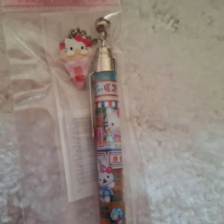 [BUNJANG] Classic Kitty Crepe Ballpoint Pen / 고전 키티 볼펜 크레페 키티