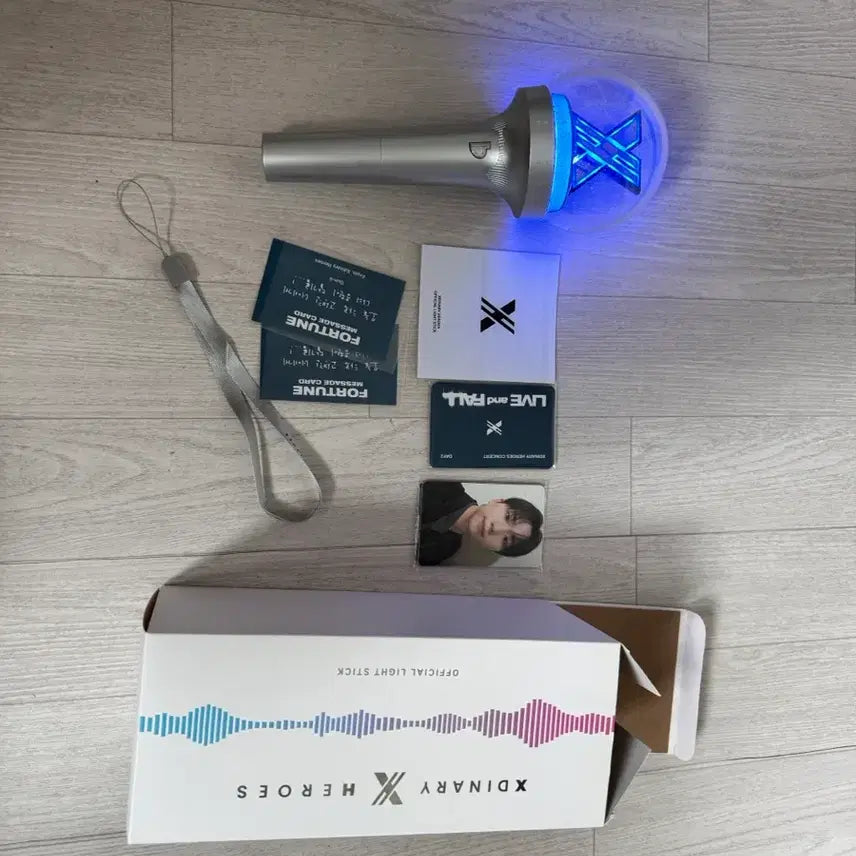 [BUNJANG] AKZ (Xdinary Heroes) Flat Bong Lightstick / 엑디즈 응원봉 플랫봉
