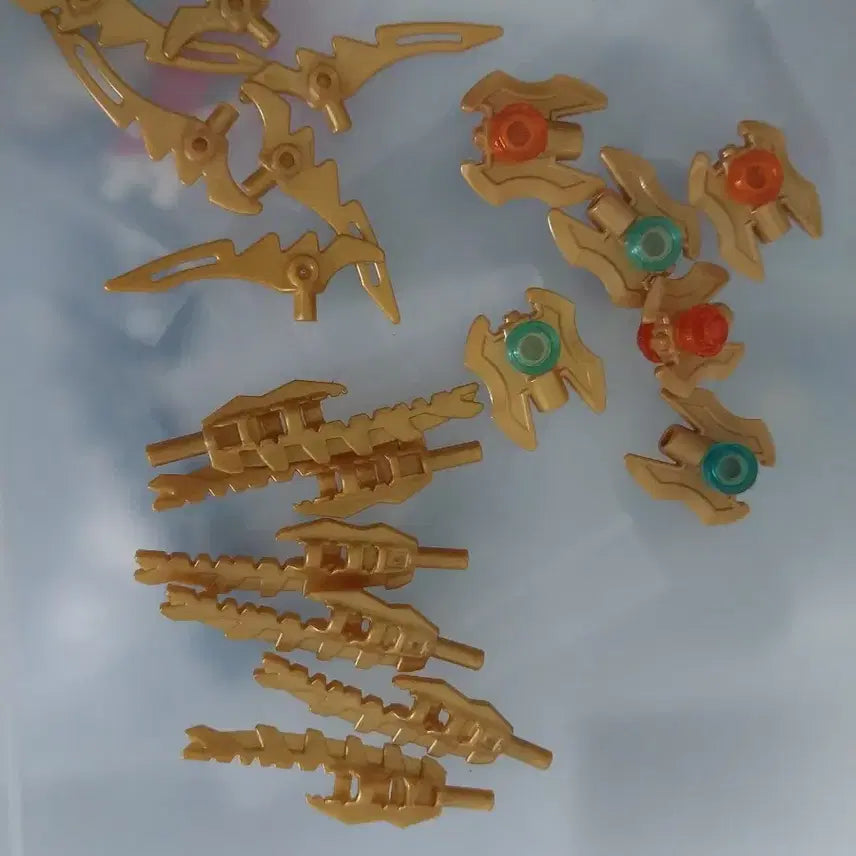 [BUNJANG] LEGO Gold Weapon Parts (18 pcs) Bundle / 레고 골드 무기 부품 18개