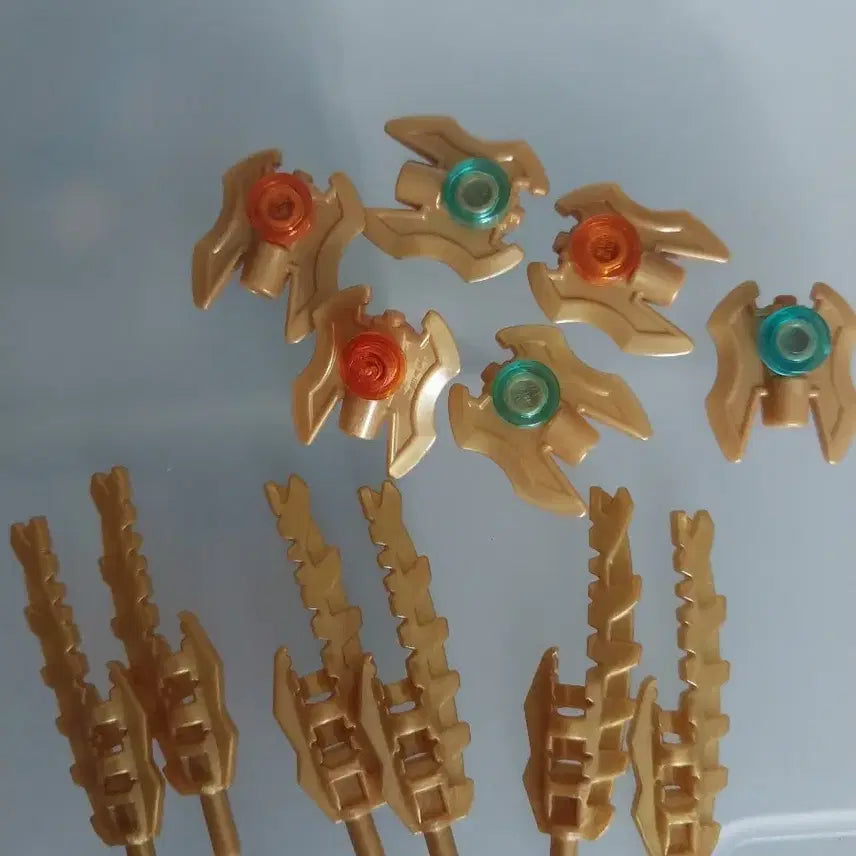 [BUNJANG] LEGO Gold Weapon Parts (18 pcs) Bundle / 레고 골드 무기 부품 18개