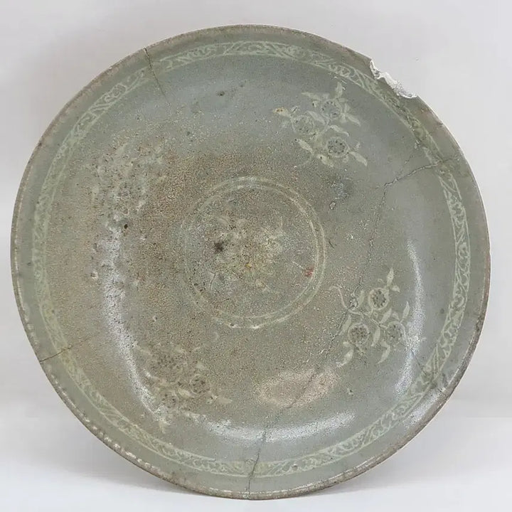 [BUNJANG] Celadon Goryeo Dynasty Inlaid Grapevine Motif Bowl / 청자 상감 당초문 대접