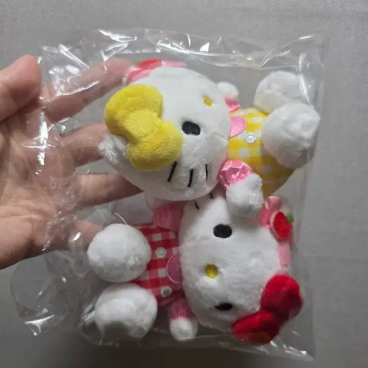 [BUNJANG] Sanrio Hello Kitty Apple Cafe Mimmy Doll Keyring Set / 헬로키티 애플 카페 키티 미미 인형 키링 세트