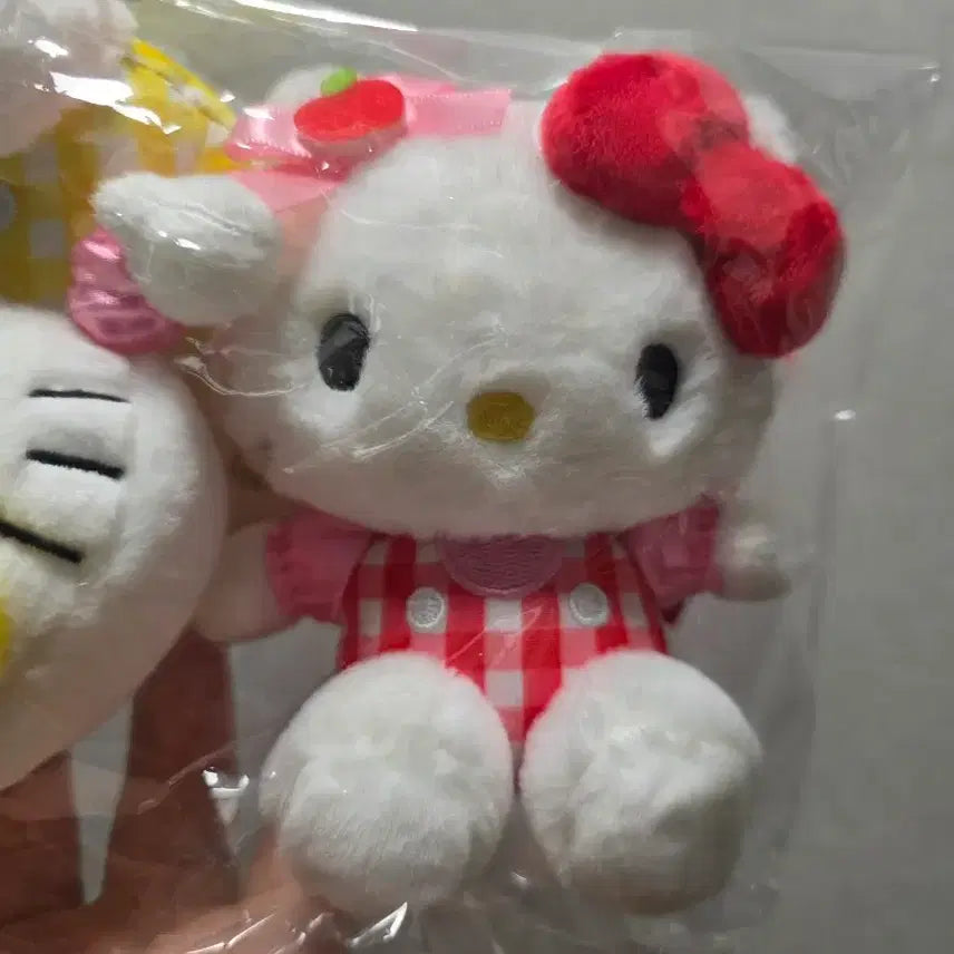 [BUNJANG] Sanrio Hello Kitty Apple Cafe Mimmy Doll Keyring Set / 헬로키티 애플 카페 키티 미미 인형 키링 세트