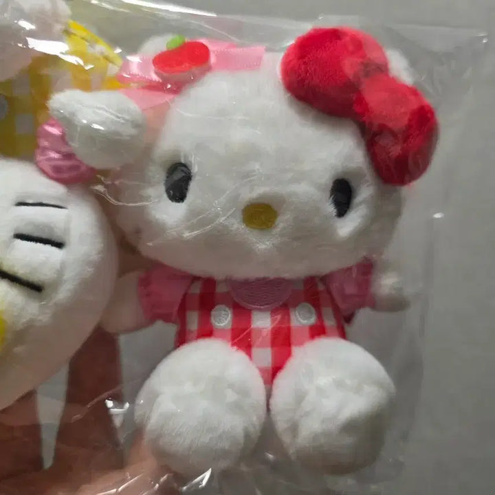 [BUNJANG] Sanrio Hello Kitty Apple Cafe Mimmy Doll Keyring Set / 헬로키티 애플 카페 키티 미미 인형 키링 세트
