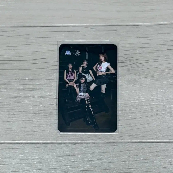 [BUNJANG] QWER Chishion Soul Strike Double-Sided Photocard / QWER 소울스트라이크 시연 양면 포토카드