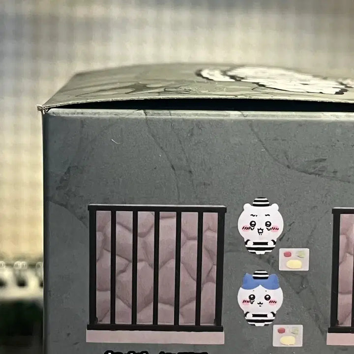 [BUNJANG] Chiikawa Prison Figure (Chi, Hachi) / 치이카와 감옥 피규어 (치이,하치)