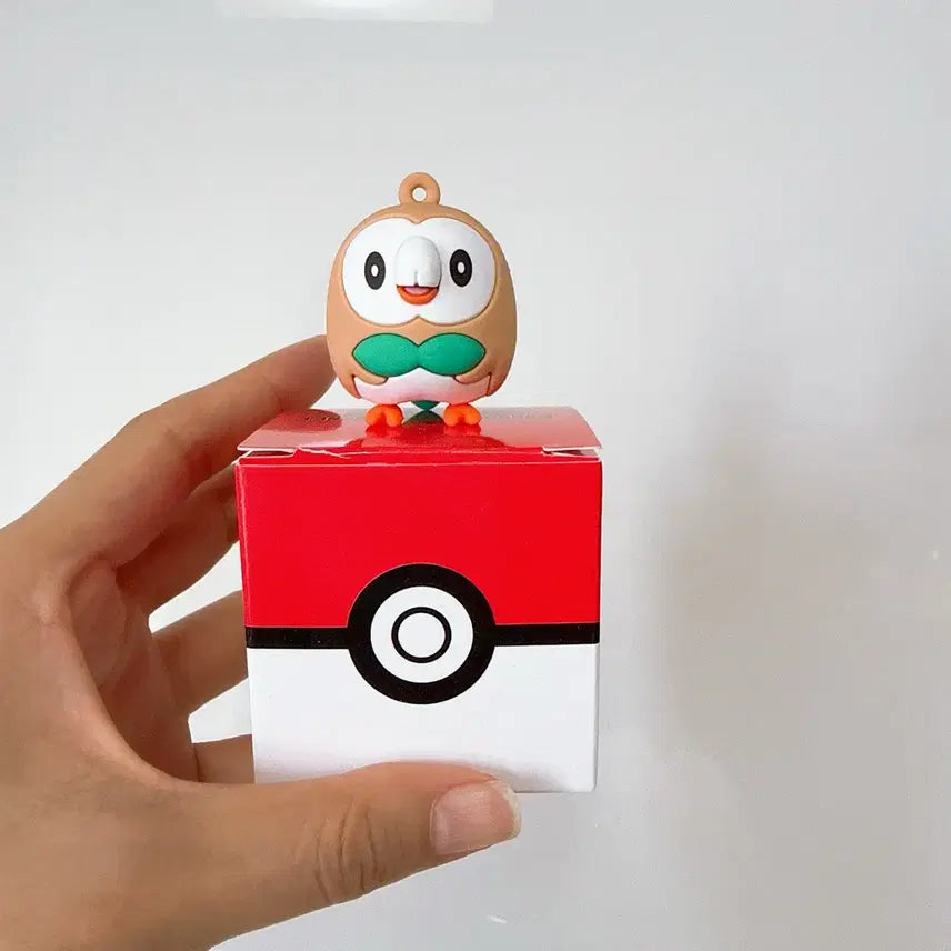 [BUNJANG] Pokemon Random Figure Magnet Rowlet &amp; Monster Ball Drink Charm / 포켓몬 랜덤 피규어 마그넷 나몰빼미 음료수 몬스터볼