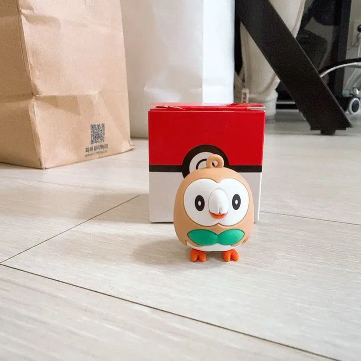 [BUNJANG] Pokemon Random Figure Magnet Rowlet &amp; Monster Ball Drink Charm / 포켓몬 랜덤 피규어 마그넷 나몰빼미 음료수 몬스터볼
