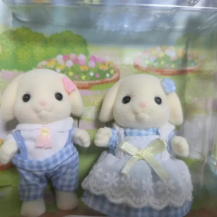 [BUNJANG] Sylvanian Families Lop-Eared Flora Rabbit Siblings Blossom Gardening Set / 실바니안 패밀리 롭이어 플로라 토끼 남매 블라썸 가드닝 세트