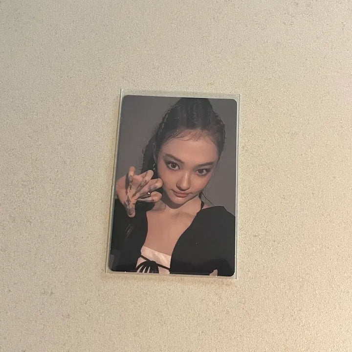 [BUNJANG] Miyau Ella BITE NOW Album Photocard / 미야오 엘라 BITE NOW 띠로리 앨범 포카 양도