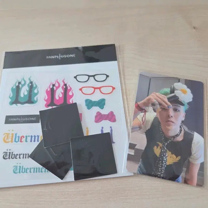 [BUNJANG] G-Dragon Lightstick Deco Sticker Set &amp; Lightstick Photocard / 지드래곤 응원봉 데코 스티커 셋트 &amp; 응원봉 포카