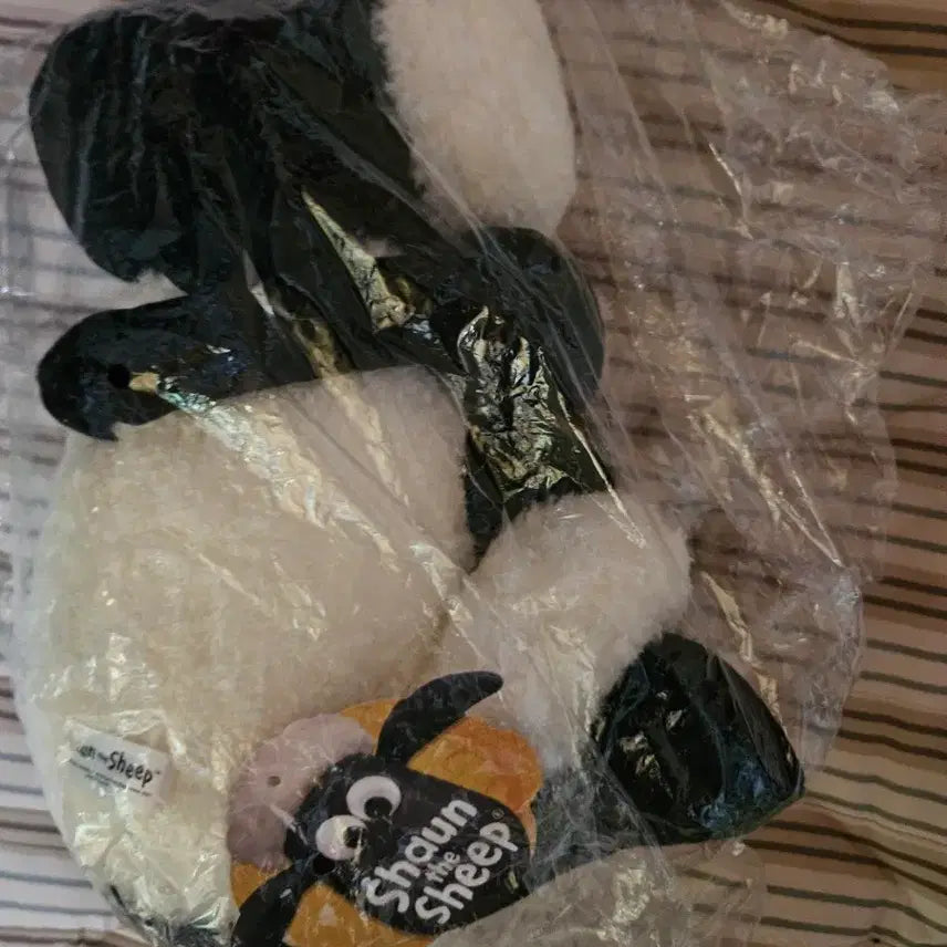 [BUNJANG] Shaun the Sheep Medium Plush Doll / 숀더쉽 중형 인형