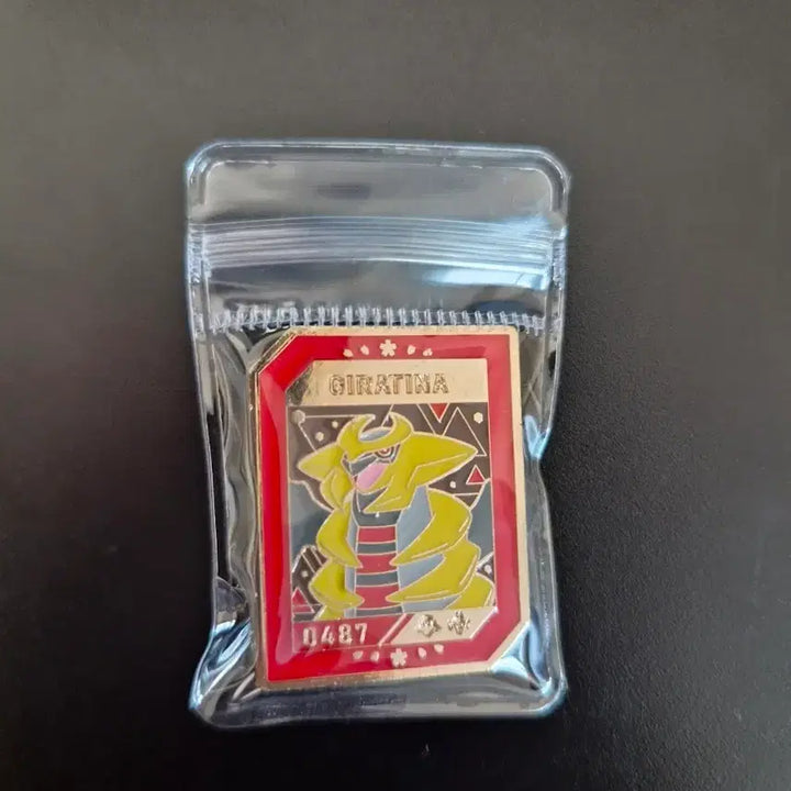 [BUNJANG] Isak Toast Secret Badge Set (Giratina, Dialga) Bundle / 이삭토스트 시크릿 뱃지 (기라티나, 디아루가) 일괄