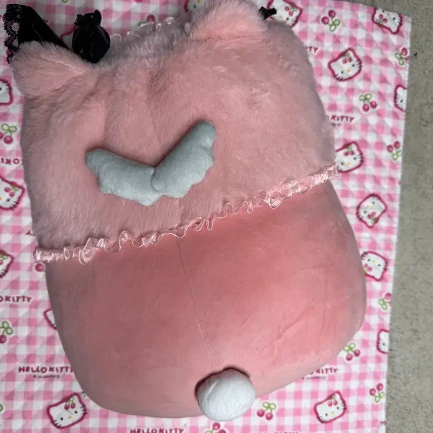 [BUNJANG] Sanrio Hello Kitty Angel Fuwa Fuwa Cape Cushion / 산리오 헬로키티 배게 천사 후와후와 케이프 쿠션