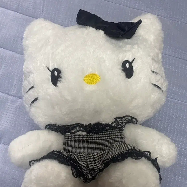 [BUNJANG] Kitty Plush / 키티인형