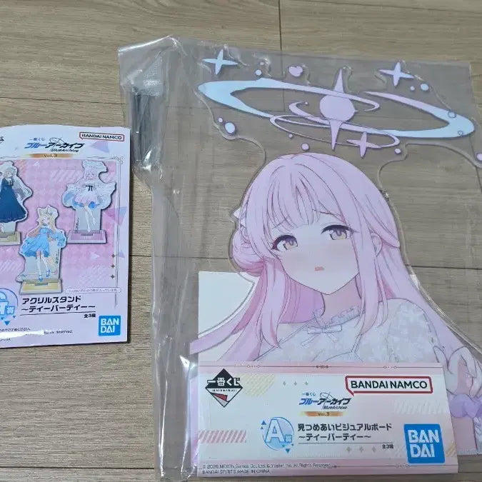 [BUNJANG] Blue Archive Mika Kuji Acrylic Stand &amp; Visual Board Set / 블루아카이브 미카 쿠지 아크릴