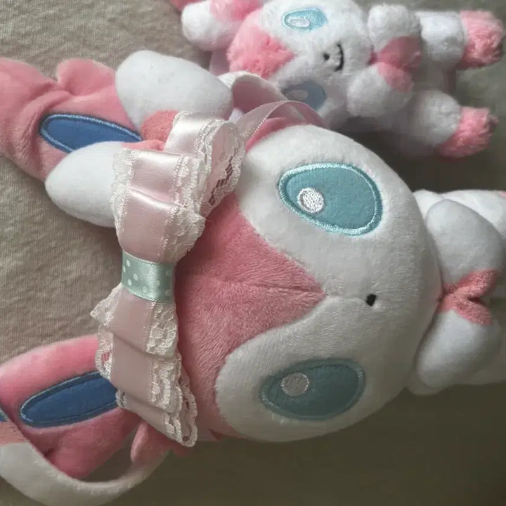 [BUNJANG] Nymphean Dolls Medium Mascot Keychain + Pink Mansion Headwear Bundle Set / 님피아 돌즈 중형 + 카라비너 마스코트+분홍저택 헤도레 일괄 판매