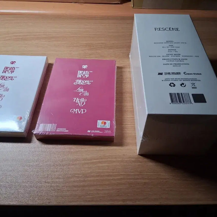 [BUNJANG] RESCENE Official Lightstick Sealed + Lip Balm Album 2 Types Sealed / 리센느 공식 응원봉 미개봉 + 립밤 미개봉 앨범 2종