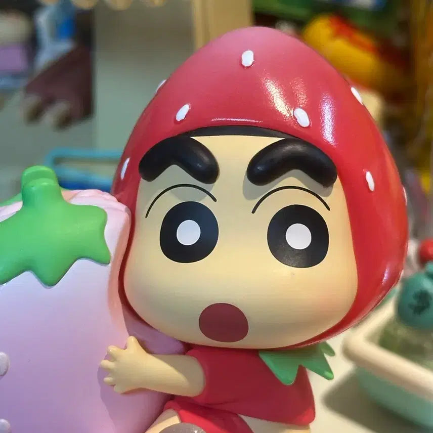 [BUNJANG] TopToy Crayon Shin-chan Strawberry Figure / 탑토이 짱구 딸기 피규어