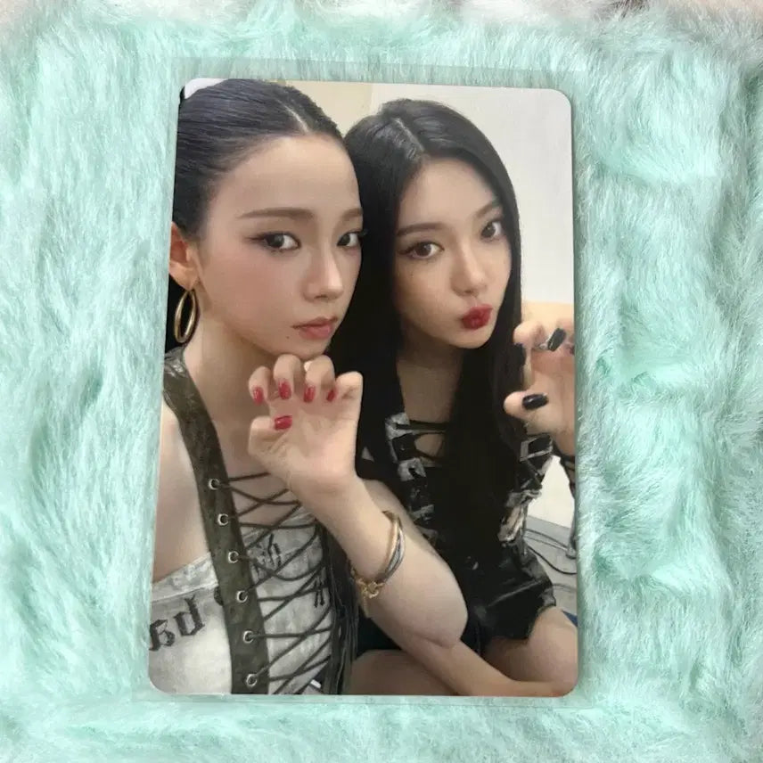 [BUNJANG] aespa Karina Ningning Japan Tour Venue Limited Lucky Draw Photocard / 에스파 일본 투어 회장한정 cd 구입 특전 카리나 닝닝 유닛 포카 양도