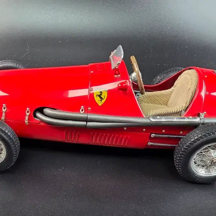 [BUNJANG] CMC Ferrari 500 F2 (1953) 1:18 Scale Model / CMC Ferrari 500 F2 (1953) 1:18