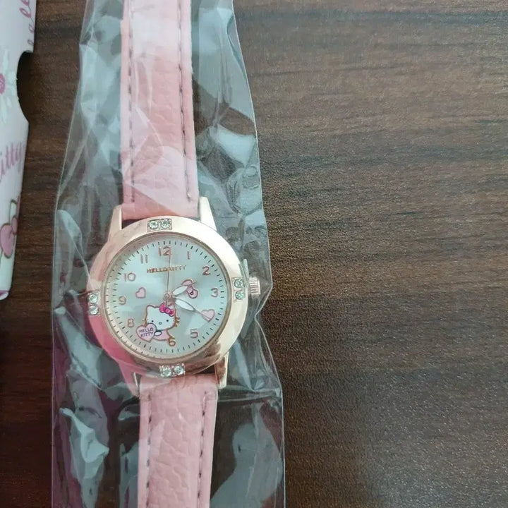 [BUNJANG] Hello Kitty Pink Wristwatch / 헬로키티 손목시계 핑크