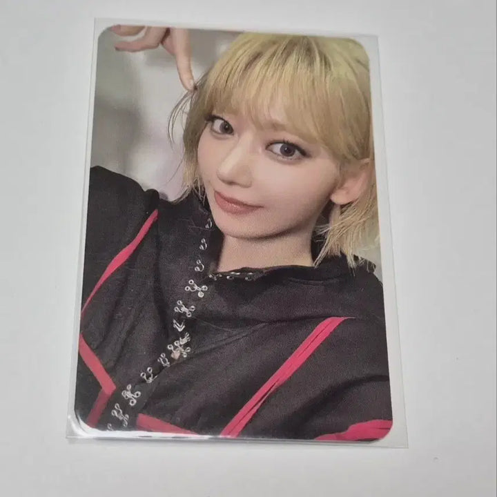 [BUNJANG] LE SSERAFIM Sakura GS25 Pureflow Lucky Draw Photocard / 르세라핌 LE SSERAFIM 사쿠라 gs25 퓨어플로우 럭드 포카