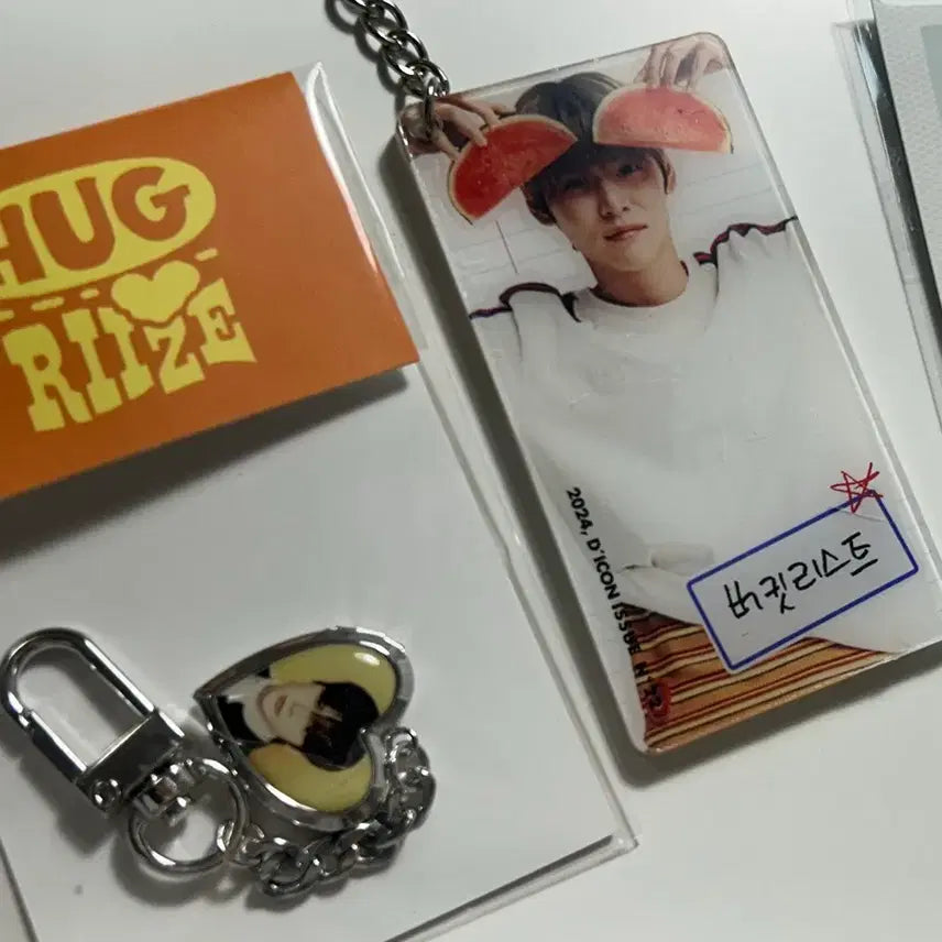 [BUNJANG] RIIZE Eunseok Hug Keychain &amp; 2024 DICON Keychain / 라이즈 은석 허그 키링 &amp; 2024 디아이콘 키링